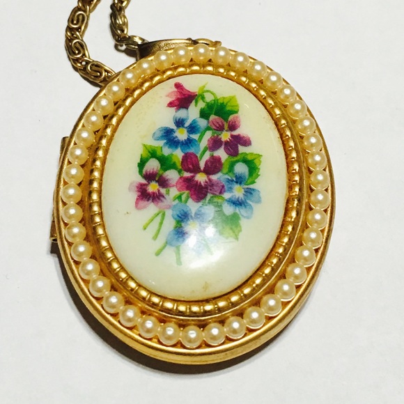 Avon Jewelry Vintage Avon Locket Necklace Poshmark